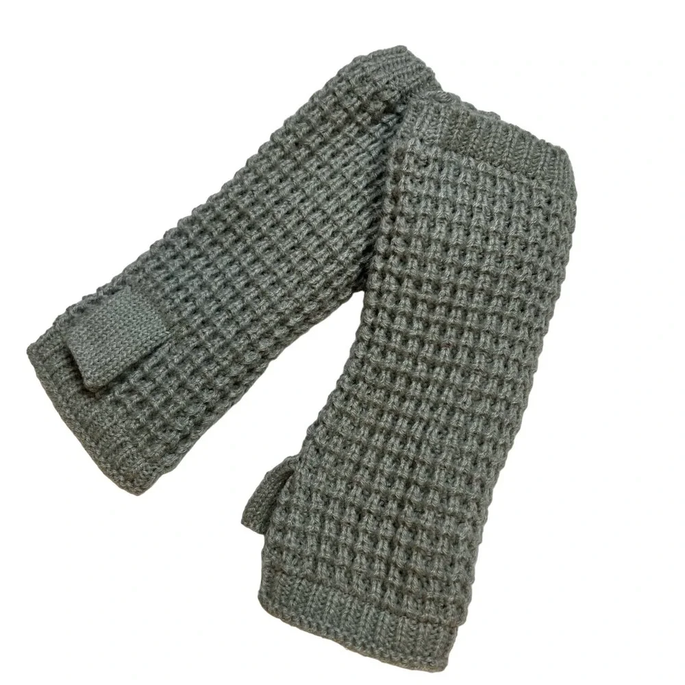 Buji Baja by Hat Attack Waffle Knit Plush Arm Warmer Grey‎ New